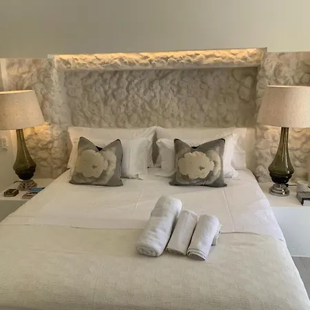 Apartment 1, Old Town Charm Lagos