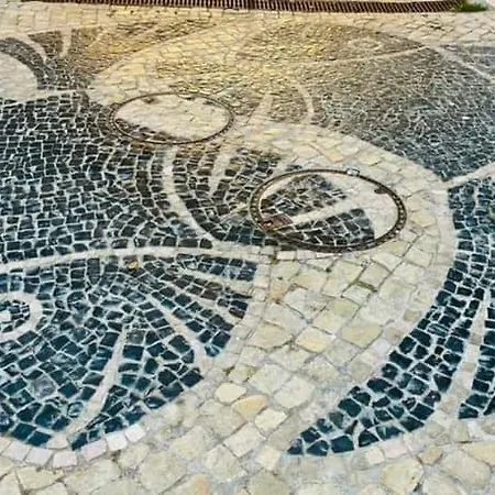 1, Old Town Charm شقة *