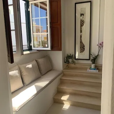 1, Old Town Charm * لاغوس