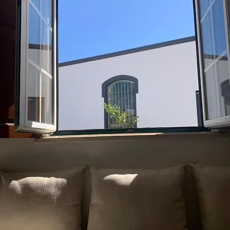 Apartment 1, Old Town Charm *